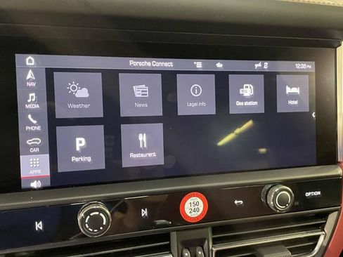 Certified 2024 Porsche Macan S AWD/4WD image 32