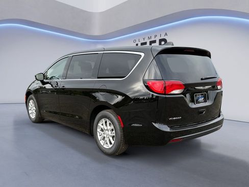 New 2025 Chrysler Voyager LX image 3