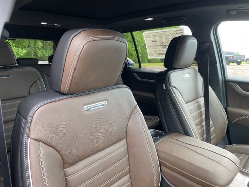 New 2026 GMC Acadia Denali Ultimate FWD image 28