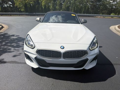 Used 2022 BMW Z4 M40i RWD image 3