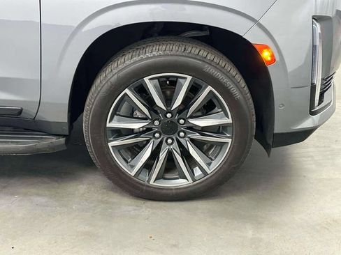 Used 2022 Cadillac Escalade ESV Sport AWD/4WD image 18