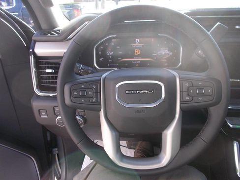 New 2026 GMC Sierra 2500 Denali w/ Denali Reserve Package image 17