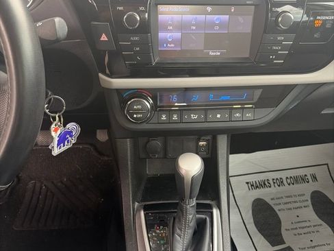 Used 2016 Toyota Corolla LE FWD image 22