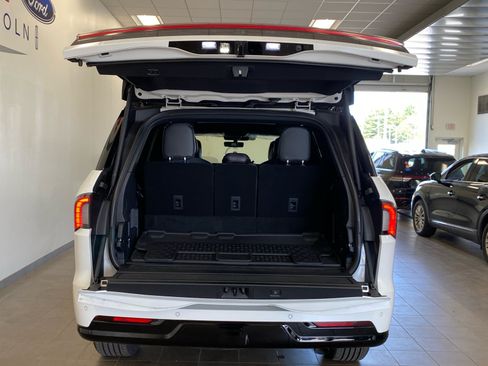 New 2026 Lincoln Navigator Black Label AWD/4WD image 9