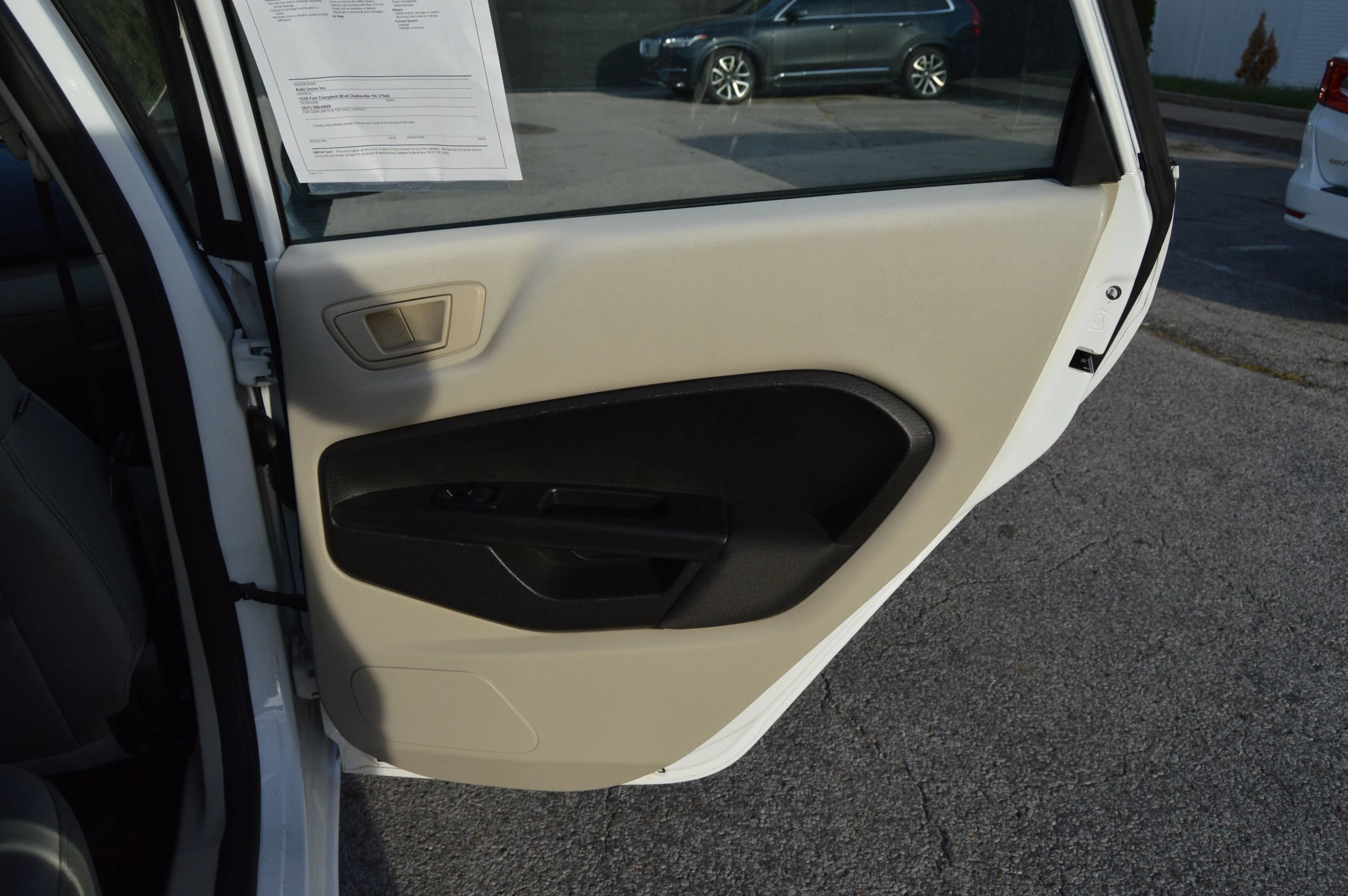 Used 2013 Ford Fiesta SE w/ Super Fuel Economy Pkg FWD image 24
