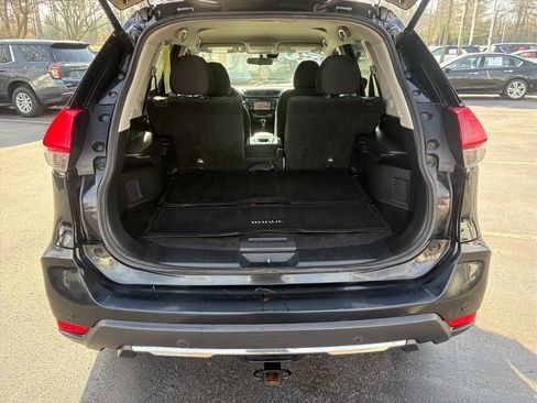 Used 2019 Nissan Rogue SV w/ Premium Package image 24