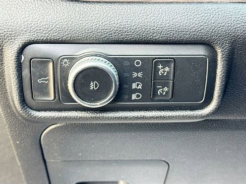 Used 2021 Ford Explorer Limited image 11