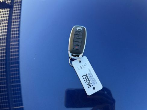 Used 2022 Nissan Pathfinder SL w/ Lighting Package (N92) image 32