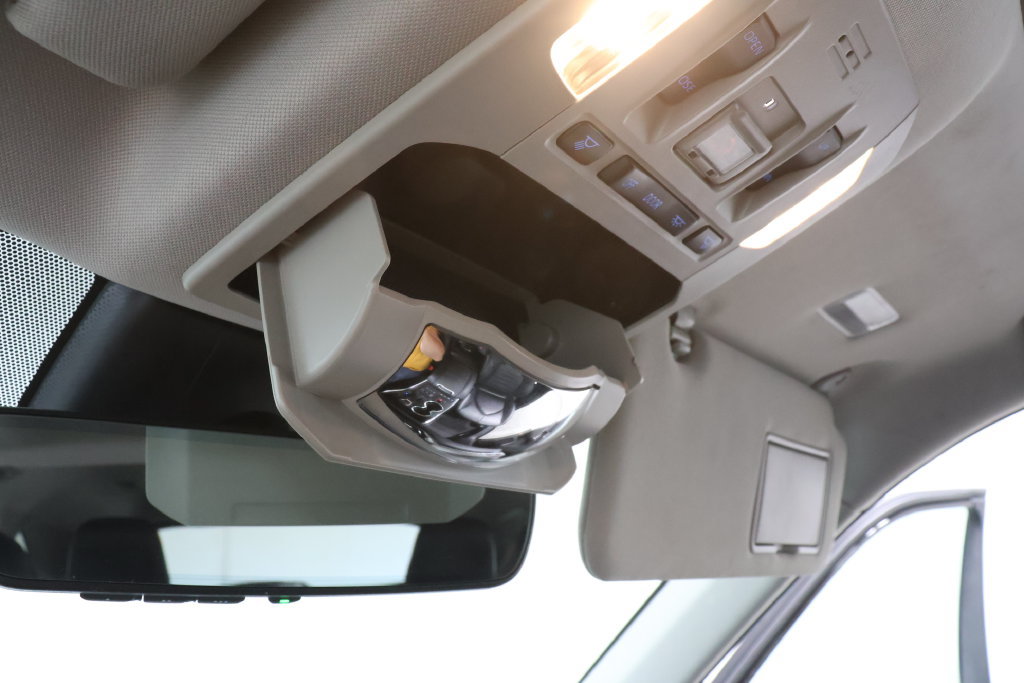 Used 2021 Toyota Highlander XLE AWD/4WD image 15