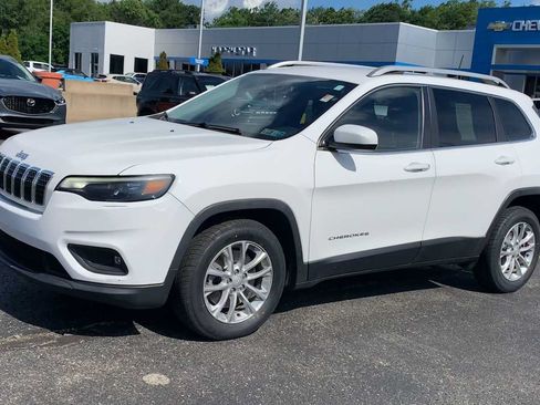 Used 2019 Jeep Cherokee Latitude w/ Popular Appearance Group FWD image 4