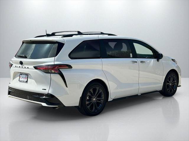 Certified 2025 Toyota Sienna XSE w/ XSE Plus Package FWD image 5