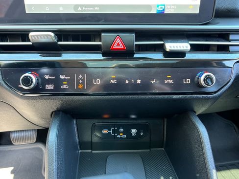 Used 2026 Kia Sportage SX AWD/4WD image 17