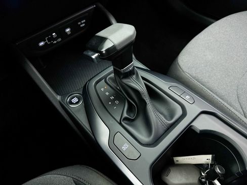 Used 2025 Kia K4 LXS image 25