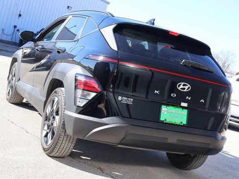 Used 2025 Hyundai Kona SEL image 3