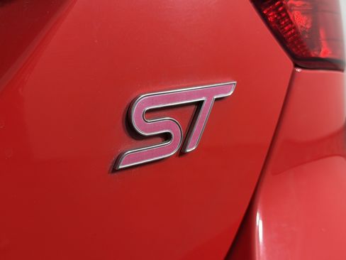 Used 2013 Ford Focus ST FWD image 30