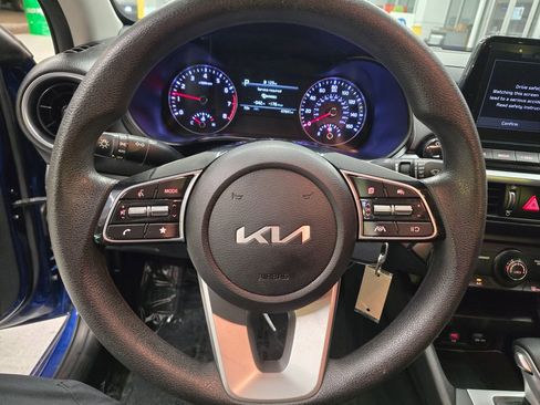 Used 2023 Kia Forte LXS FWD image 17