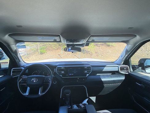 Used 2022 Toyota Tundra SR5 w/ Convenience Package image 20