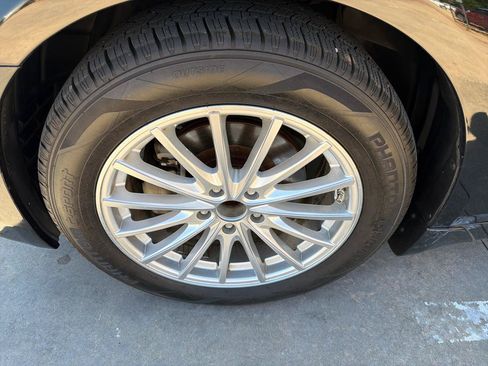 Used 2011 INFINITI M37 w/ Premium Pkg RWD image 33