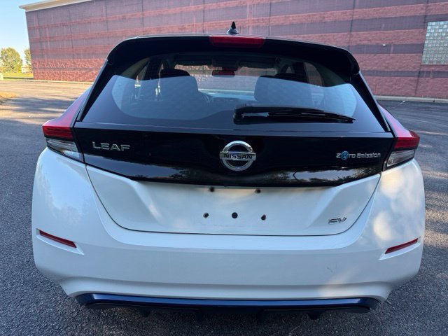 Used 2018 Nissan Leaf SV w/ SV Technology Package FWD image 7