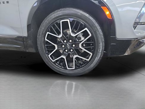 Used 2023 Chevrolet Blazer RS w/ Driver Confidence II Package image 2