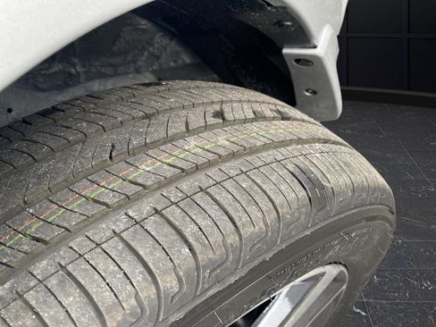 New 2025 Nissan Versa SV w/ Trunk Package image 30