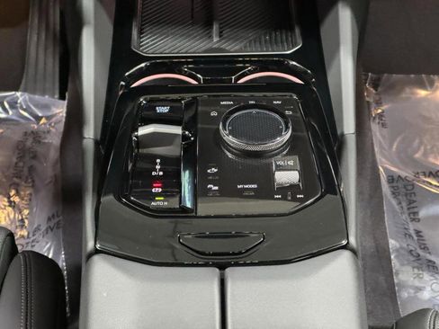 Used 2025 BMW i5 xDrive40 w/ Premium Package image 16