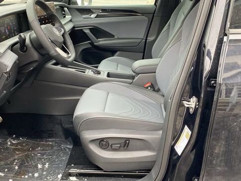 New 2026 Volkswagen Tiguan SE R-Line AWD/4WD image 12
