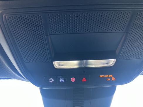 Used 2025 GMC Acadia Elevation image 29