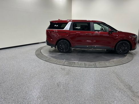 New 2026 Kia Carnival image 4