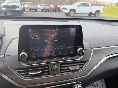 Used 2024 Nissan Altima 2.5 SV image 17