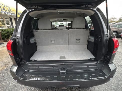 Used 2015 Toyota Sequoia SR5 image 19