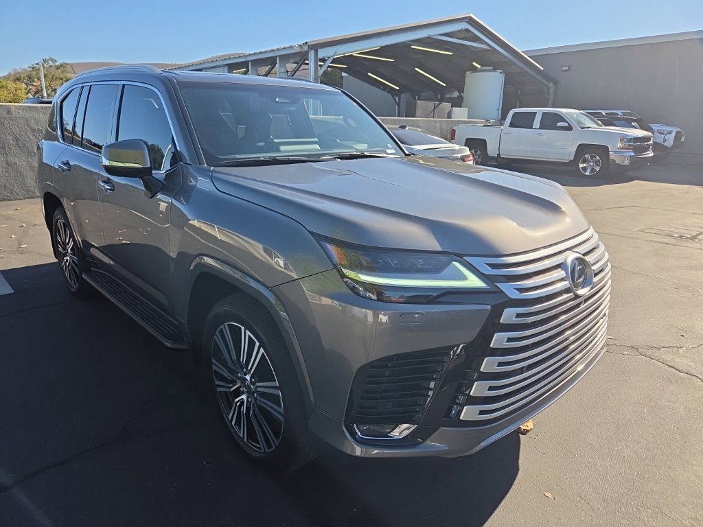 Used 2026 Lexus LX 600 4WD w/ Accessory Package (2T) image 7