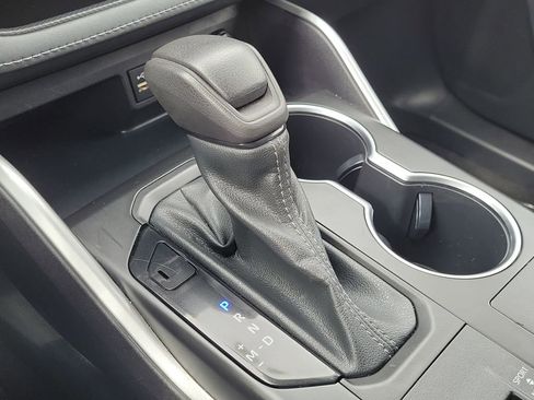 Used 2023 Toyota Highlander LE image 32