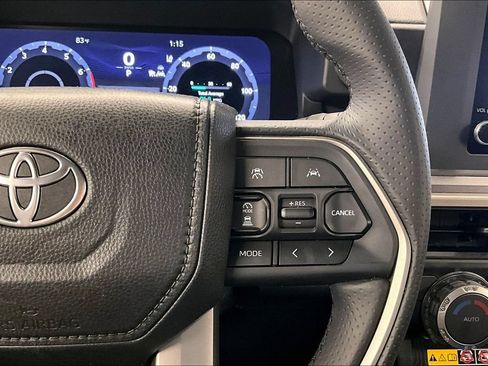 Used 2025 Toyota 4Runner 4WD image 18