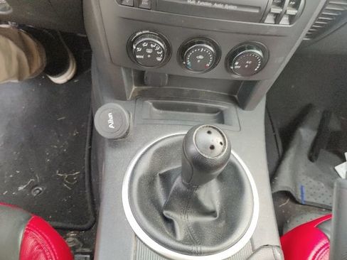 Used 2006 MAZDA MX-5 Miata Touring image 24