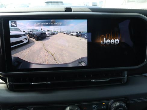 New 2026 Jeep Gladiator Sport AWD/4WD image 16