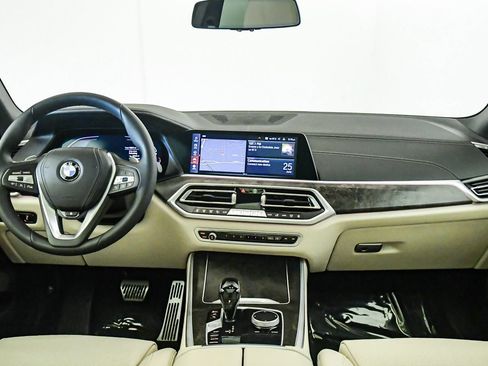 Certified 2022 BMW X5 sDrive40i w/ Luxury Seating Package RWD image 15