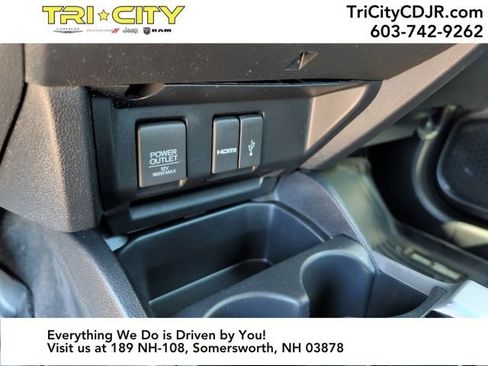 Used 2015 Honda Fit EX image 31