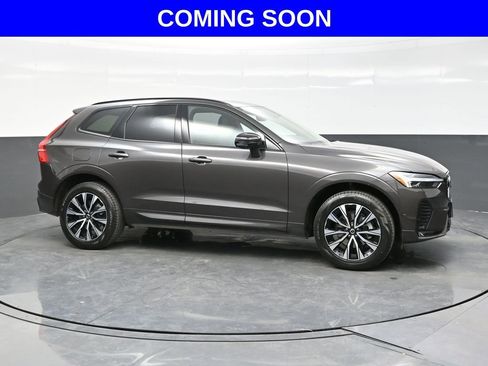 Used 2025 Volvo XC60 B5 Plus w/ Climate Package AWD/4WD image 8