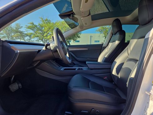Used 2022 Tesla Model 3 Long Range AWD/4WD image 16
