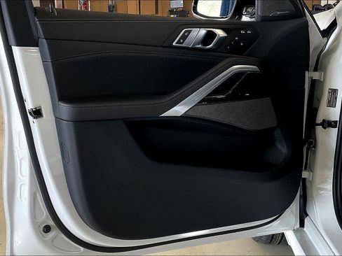 New 2026 BMW X6 xDrive40i image 10