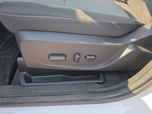 Used 2017 Ford Escape SE AWD/4WD image 12