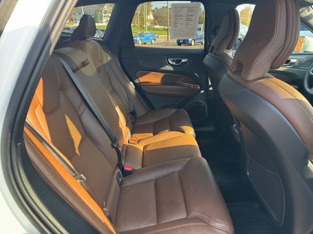 Used 2022 Volvo XC60 B5 Inscription w/ Advanced Package AWD/4WD image 24
