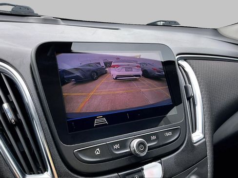 Used 2020 Chevrolet Malibu LT FWD image 26