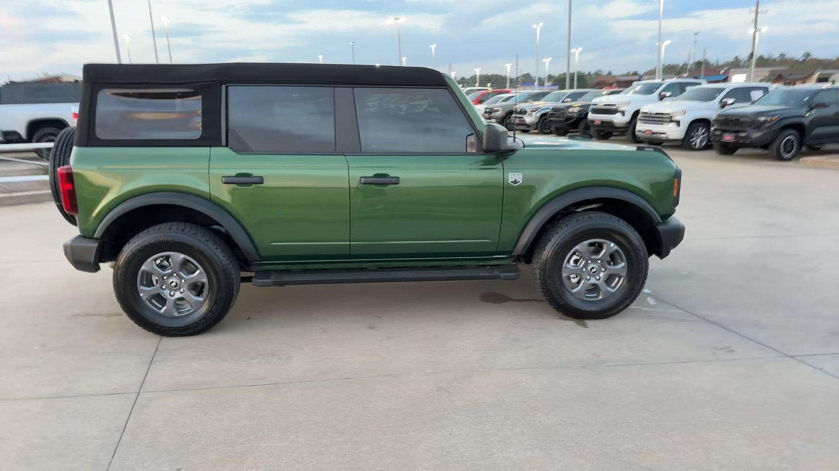 Used 2025 Ford Bronco Big Bend AWD/4WD image 2