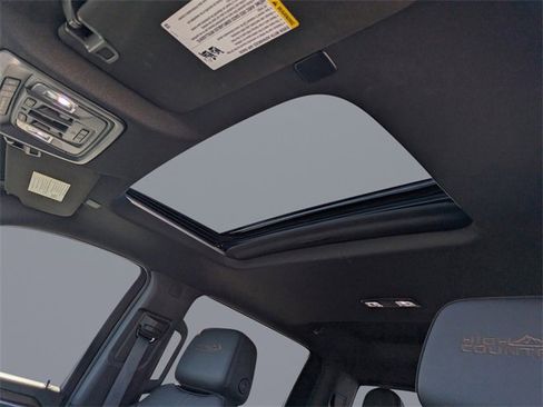 Used 2024 Chevrolet Silverado 1500 High Country image 20