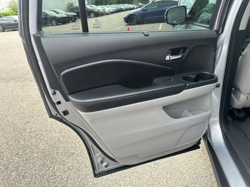 Used 2017 Honda Pilot Touring image 19