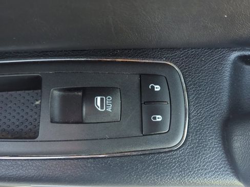 Used 2020 Chrysler 300 S image 20