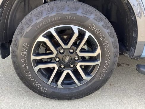 Used 2024 Ford Ranger Lariat w/ FX4 Off-Road Package AWD/4WD image 6