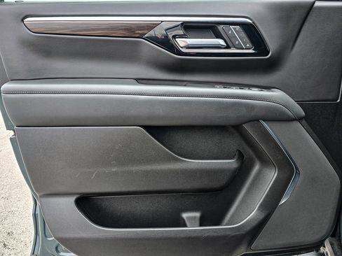 Used 2025 Chevrolet Tahoe Z71 w/ Sun And Tow Package image 11